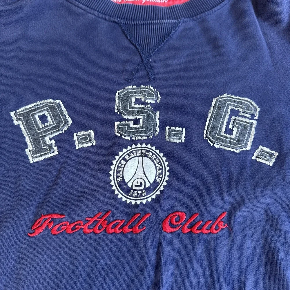 PSG Football Club Crewneck Navy Blue SWEATSHIRT 12A Sz Kids M / Women's Small‎